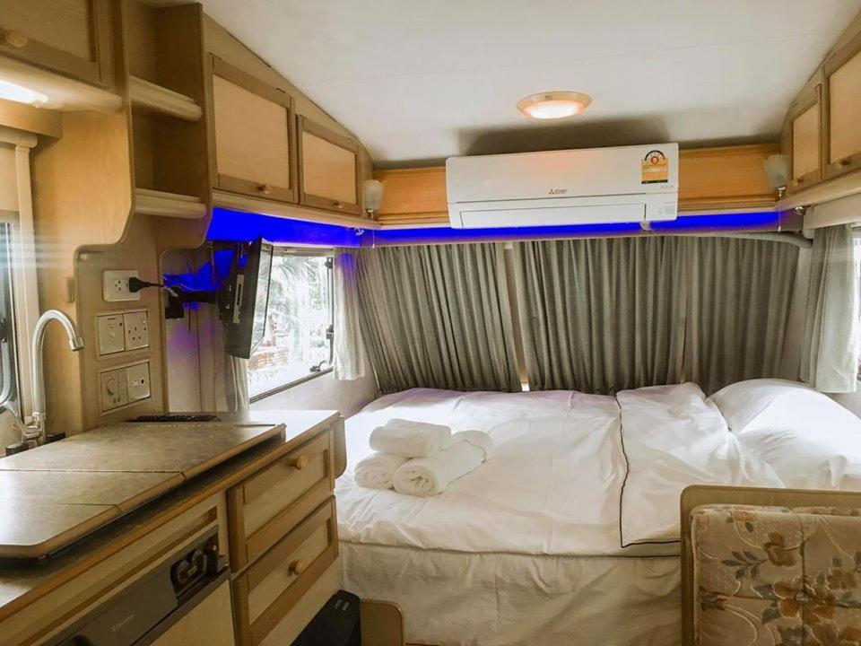 Nice Nite Campervans Ayutthaya Eksteriør bilde